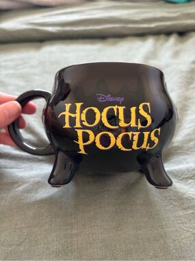 Hocus Pocus Color Changing “Trouble is Brewing” Cauldron Disney Parks Coffee Mug